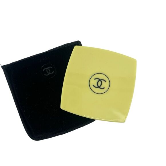 CHANEL Miroir Double Facettes Yellow Compact Mirror Duo | New | Luxe Accessory - Picture 8 of 13